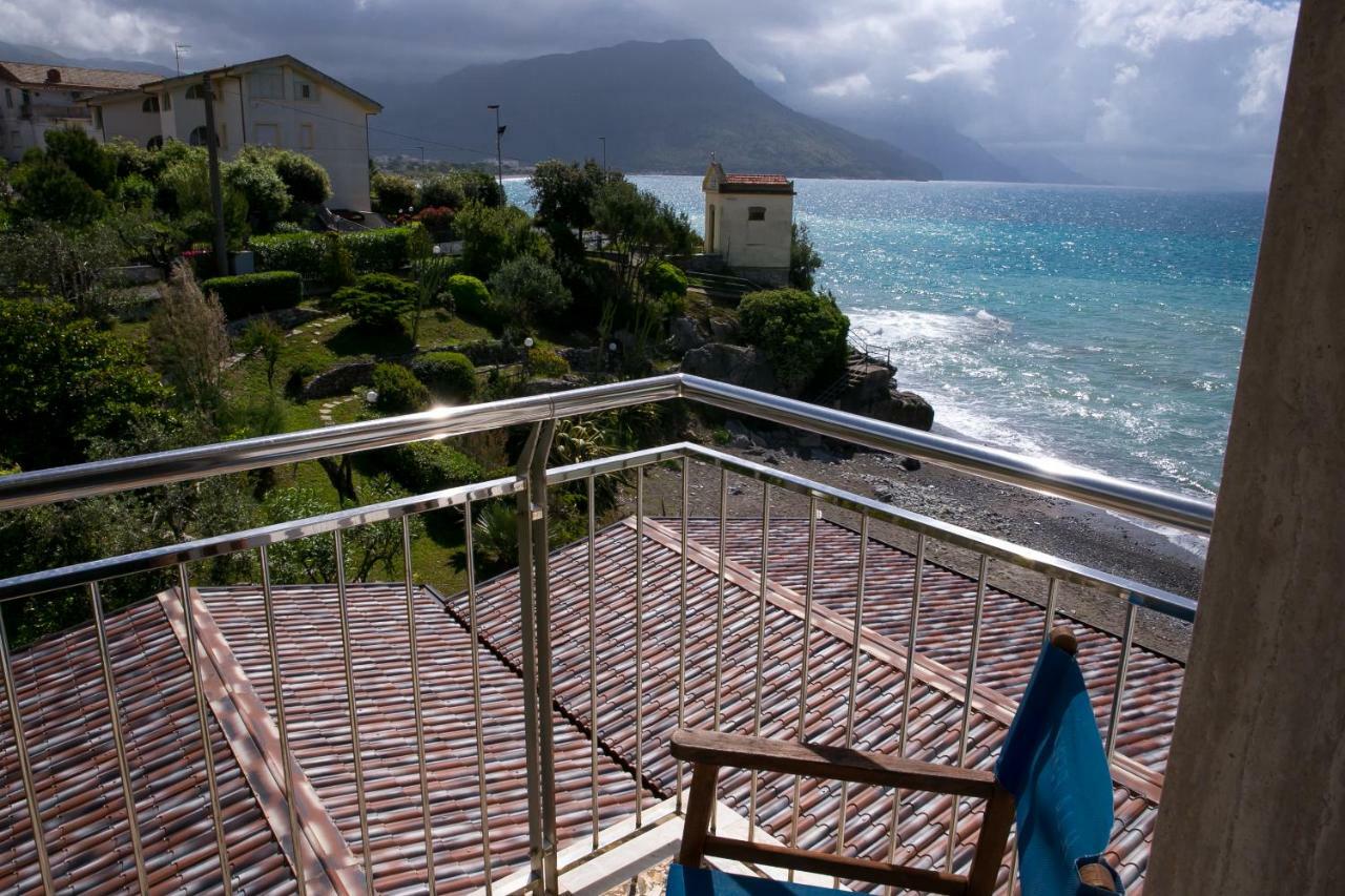 فيلاماري Hotel La Perla المظهر الخارجي الصورة